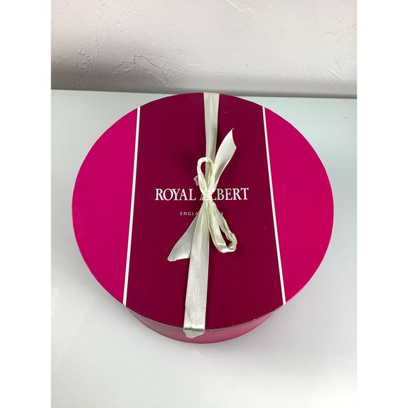 NEW Royal Albert Old Country Roses Le Petite Child Tea Set 9 pcs Porcelain - Picture 2 of 12